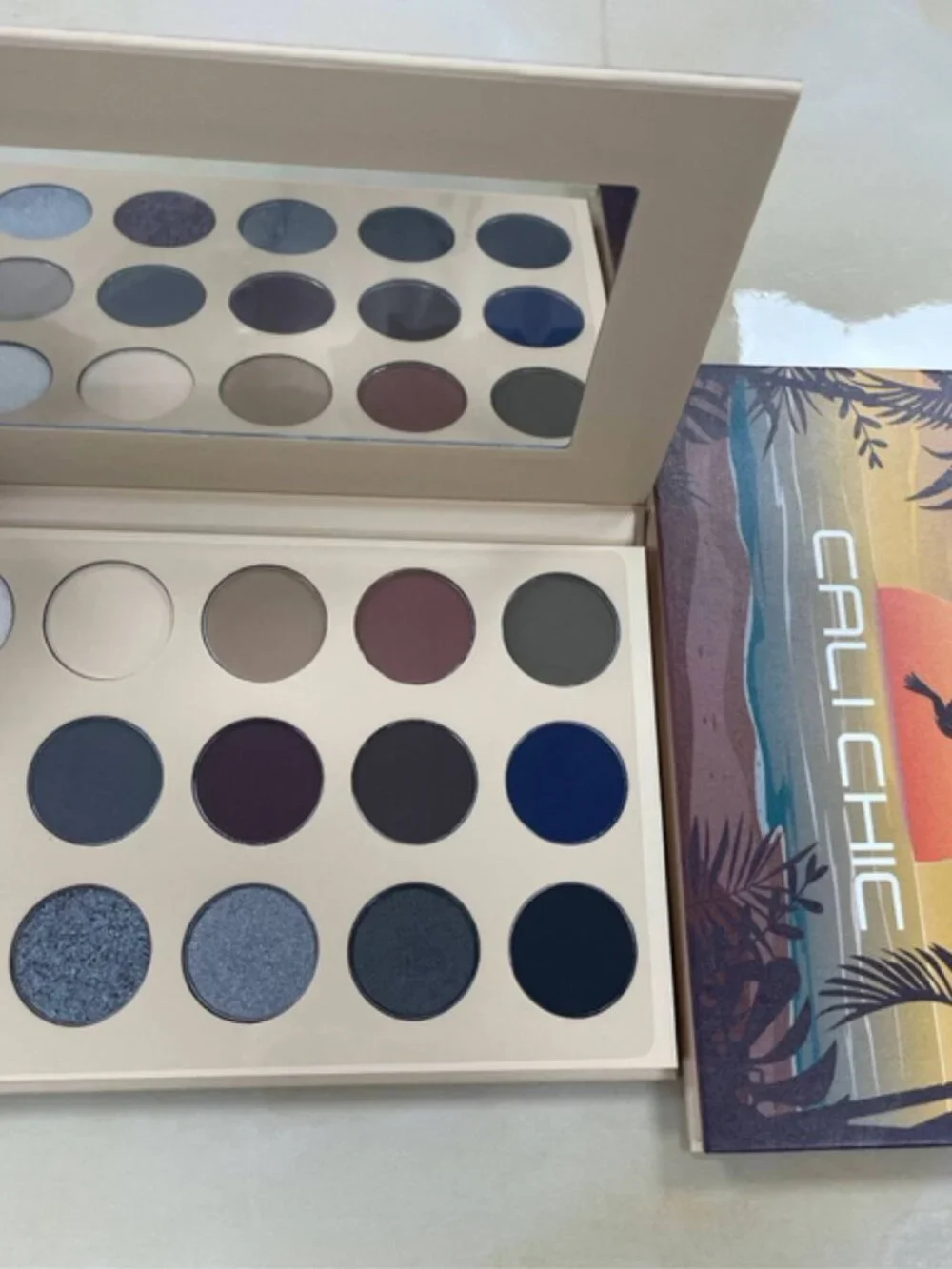 Cali Chic Eyeshadow Palette Celebrity Smoky Cosmetic Make Up